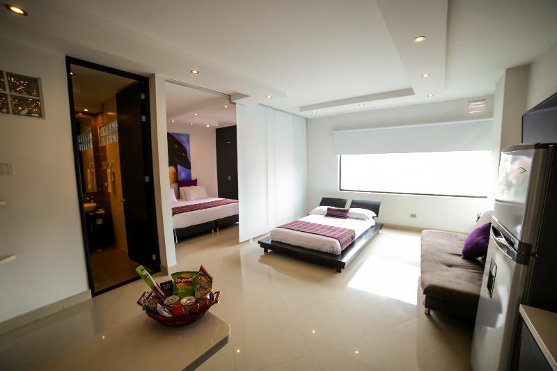 Hotel 33 Conquest ميديلين المظهر الخارجي الصورة
